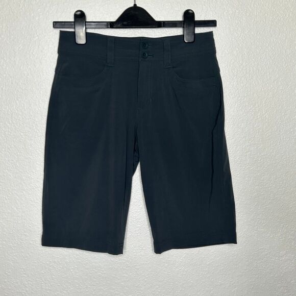 Woman’s Eddie Bauer Shorts - Picture 1 of 5
